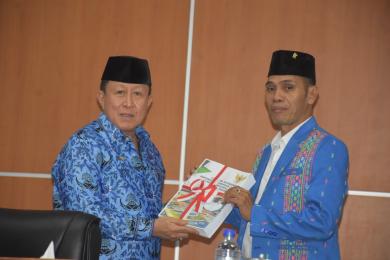 LKPJ Bupati Tahun 2023 Diserahkan Kepada Pimpinan  DPRD Manggarai Barat 